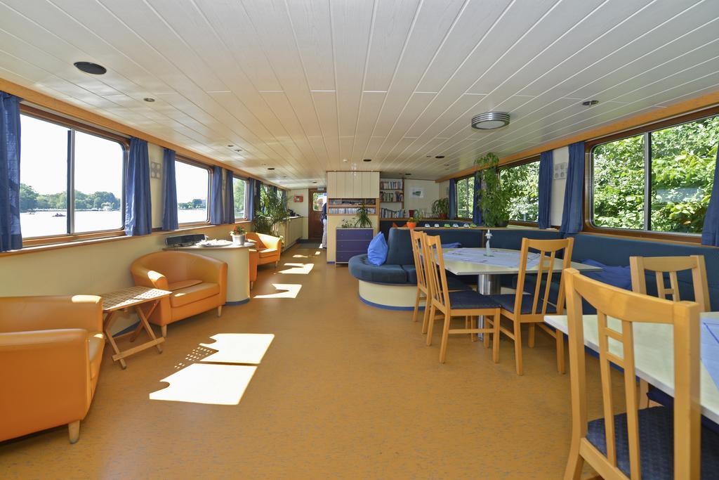 ברלין Ms Mecklenburg Hotelschiff מראה חיצוני תמונה